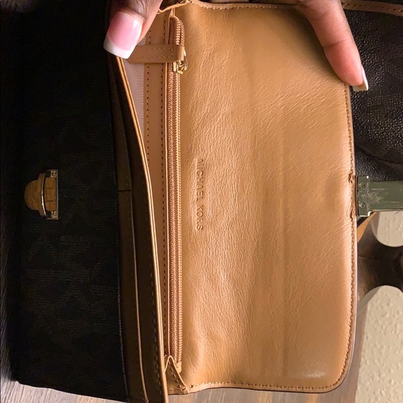 MK Handbag w/ Matching Wallet - Picture 2 of 8